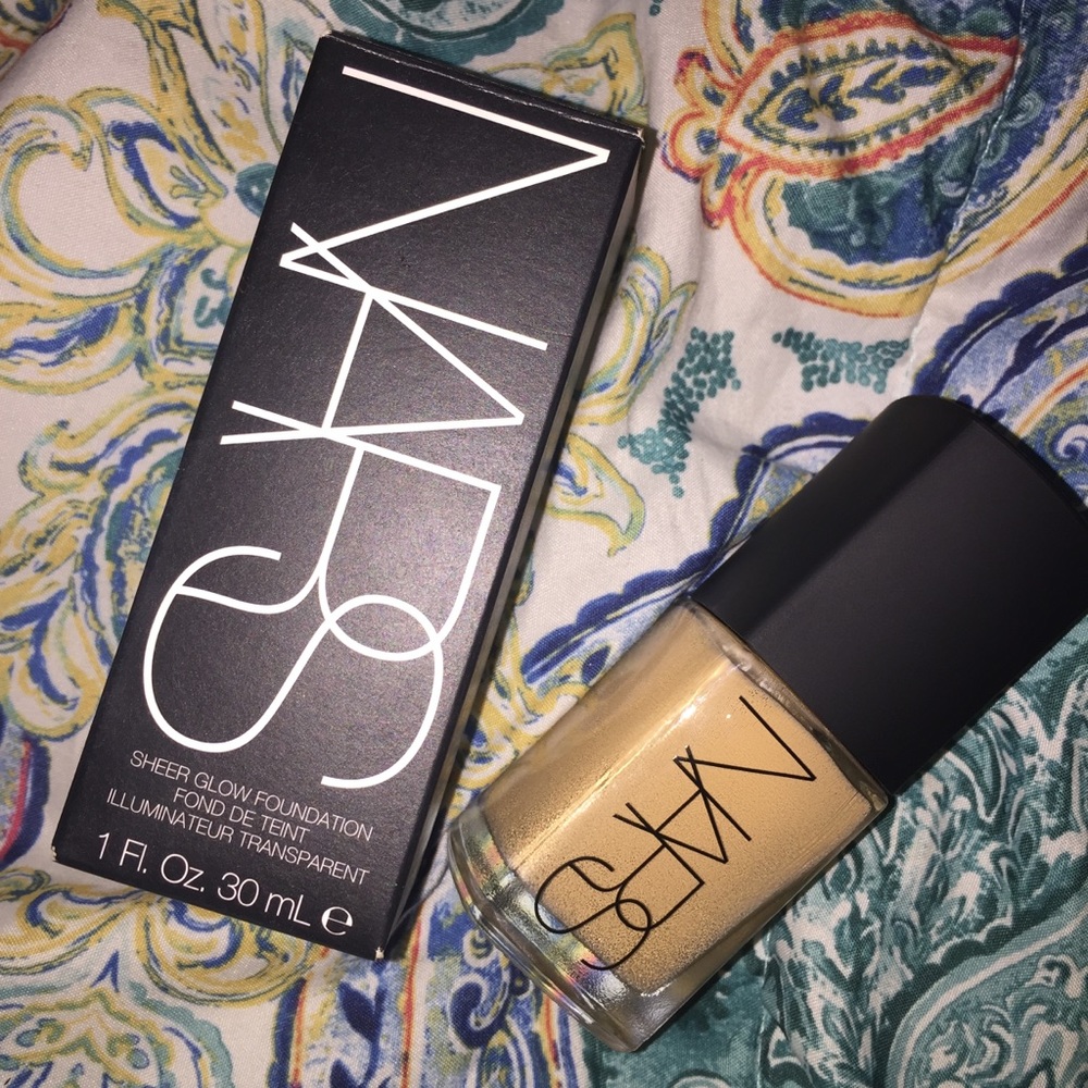 Nars Sheer Glow in Stromboli